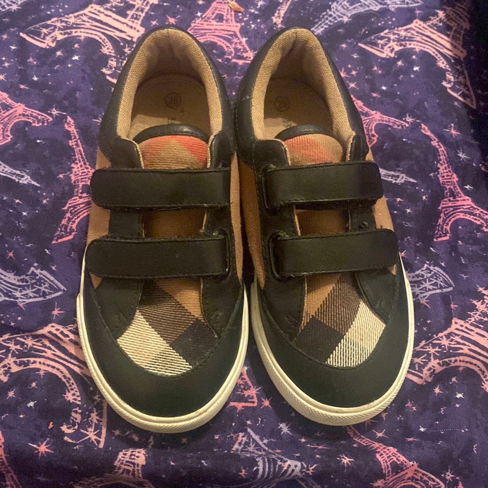 11c Burberry Shoes